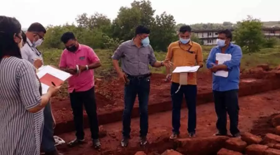 ചെങ്കല് ക്വാറികളില് വിജിലന്സ് പരിശോധന; ടിപ്പറുകൾ പിടികൂടി ചെങ്കല് ക്വാറികളില് വിജിലന്സ് പരിശോധന; ടിപ്പറുകൾ പിടികൂടി