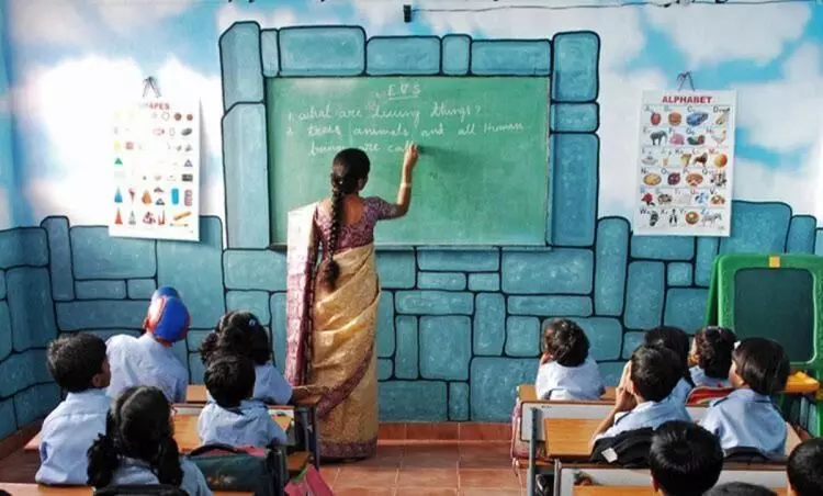 എയ്​ഡഡ്​ നിയമനങ്ങൾക്കായി റിക്രൂട്ട്​മെൻറ്​ ബോർഡ്​ വേണമെന്ന്​ ശ​മ്പ​ള ക​മീ​ഷ​ൻ ശി​പാ​ർ​ശ