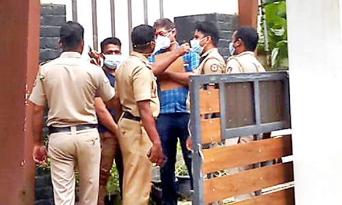 കരിപ്പൂർ സ്വർണക്കവർച്ച : പ്രതിയുടെയും ബന്ധുക്കളുടെയും വീടുകളിൽ തെളിവെടുപ്പ്