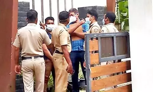 കരിപ്പൂർ സ്വർണക്കവർച്ച : പ്രതിയുടെയും ബന്ധുക്കളുടെയും വീടുകളിൽ തെളിവെടുപ്പ്