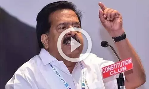 ഉമ്മൻ ചാണ്ടിയെ മാറ്റിനിർത്താൻ ആർക്കും കഴിയില്ല ഉമ്മൻ ചാണ്ടിയെ മാറ്റിനിർത്താൻ ആർക്കും കഴിയില്ല