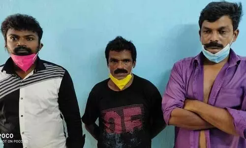 കക്കൂസ് മാലിന്യം ജനവാസ മേഖലയിൽ നിക്ഷേപിക്കാനെത്തിയ സംഘം പിടിയിൽ 