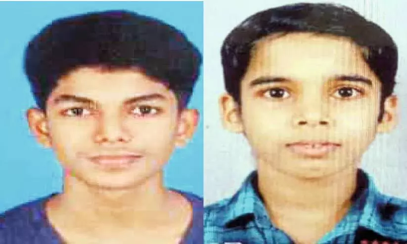 ദേശീയ കളരിപ്പയറ്റ്: സ്വര്ണ മെഡല് നേടി ദിയോണ് സാജുവും കൈലാസും ദേശീയ കളരിപ്പയറ്റ്: സ്വര്ണ മെഡല് നേടി ദിയോണ് സാജുവും കൈലാസും