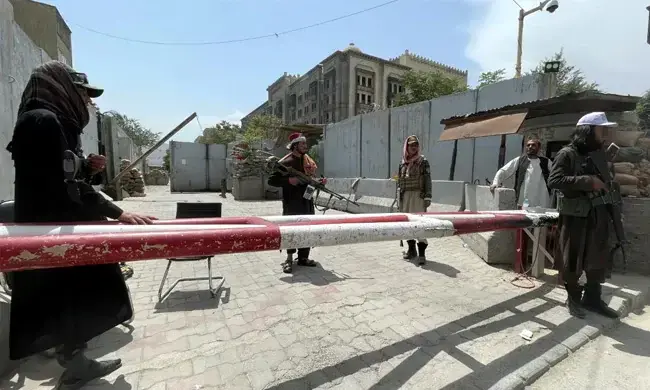 പഞ്ചശീർ പിടിച്ചെന്ന് താലിബാൻ; ഇല്ലെന്ന് പ്രതിരോധ സേന പഞ്ചശീർ പിടിച്ചെന്ന് താലിബാൻ; ഇല്ലെന്ന് പ്രതിരോധ സേന