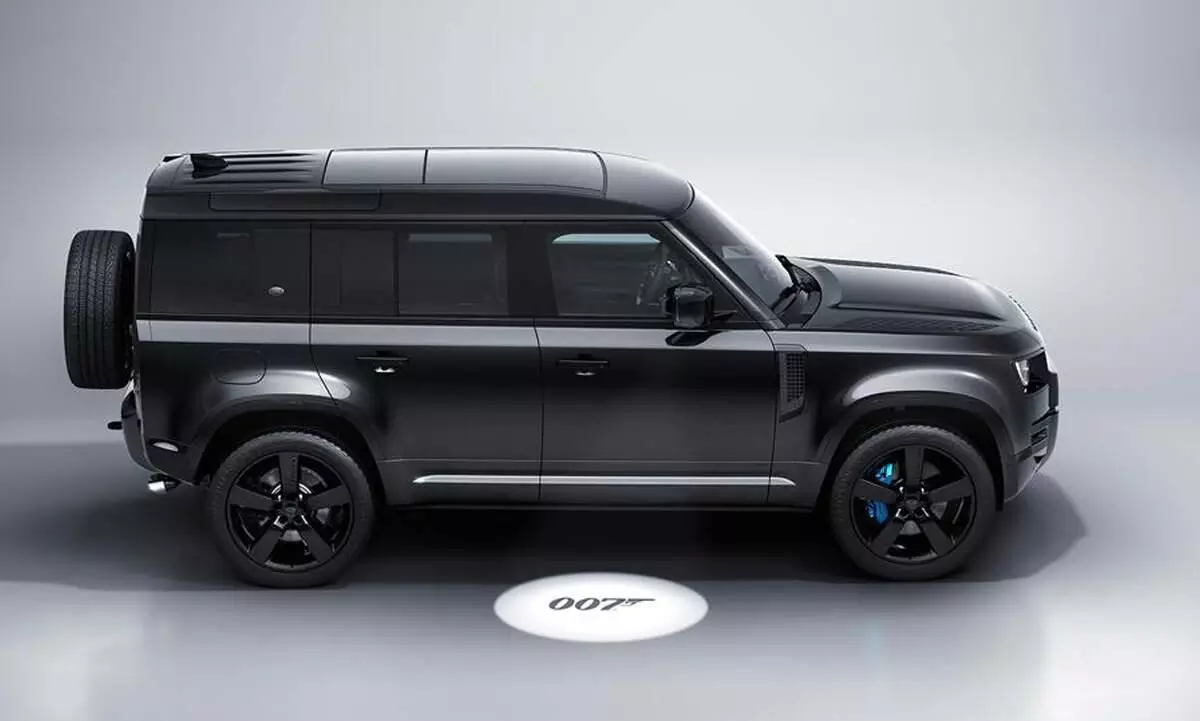 Land Rover Defender V8 Bond Edition revealed
