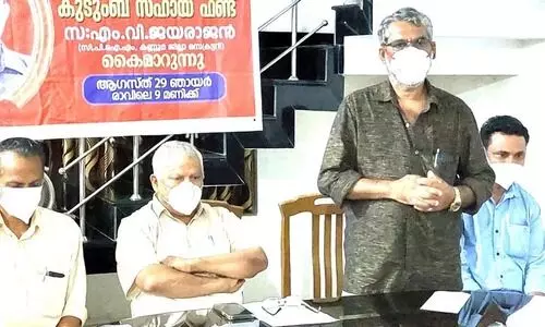 കേ​ളി ജ​യ​പ്ര​കാ​ശ് കുടും​ബ​സ​ഹാ​യം കൈ​മാ​റി