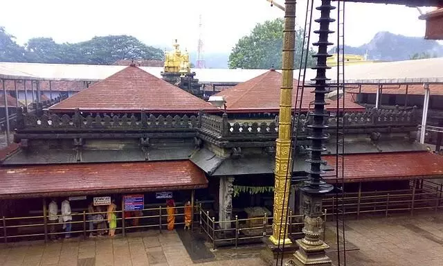 കൊല്ലൂർ മൂകാംബിക ക്ഷേത്ര സന്ദർശനത്തിന് ആധാർകാർഡ് നിർബന്ധം കൊല്ലൂർ മൂകാംബിക ക്ഷേത്ര സന്ദർശനത്തിന് ആധാർകാർഡ് നിർബന്ധം