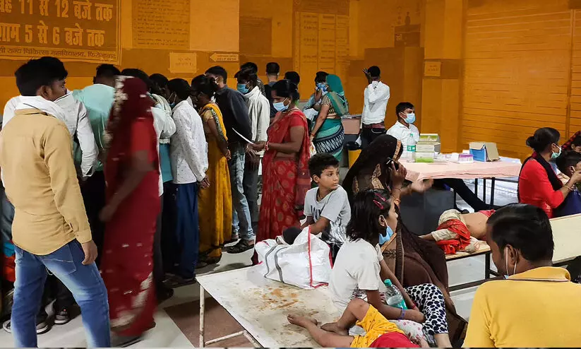 യു.പിയിൽ ഡെങ്കി വ്യാപിക്കുന്നു; മരണം 100 ആയി യു.പിയിൽ ഡെങ്കി വ്യാപിക്കുന്നു; മരണം 100 ആയി