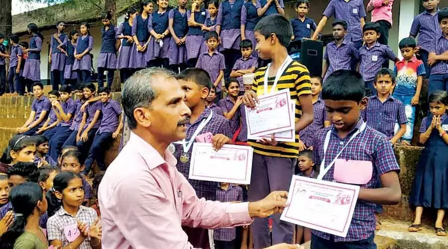 ഇത്​ പാണ്ടി സ്​കൂളി​നെ മുഖ്യധാരയിലേക്ക്​ നയിച്ച അധ്യാപകൻ