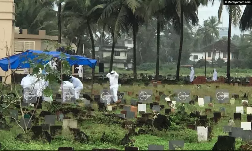 മകനേ.. നീ ഈ തീരത്ത്​ ഒരു പുഞ്ചിരിയായുറങ്ങൂ...!