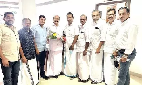 എ​റ​ണാ​കു​ളം ഡി.​സി.​സി പ്ര​സി​ഡ​ൻ​റി​ന്​ സ്വീ​ക​ര​ണം ന​ൽ​കി