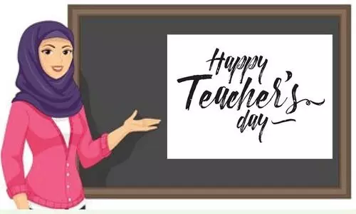 ഓ​ൺ​ലൈ​ൻ കാ​ല​ത്തെ  ക​രി​ക്കു​ല​വും അ​ധ്യാ​പ​ക​രും