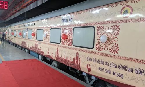 അ​യോ​ധ്യയിലൂടെ 17 ദിന ശ്രീ​രാ​മാ​യ​ണ യാ​ത്ര​യു​മാ​യി റെ​യി​ൽ​വെ