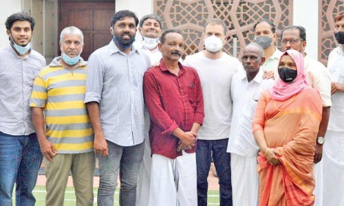 കാഞ്ഞിരത്തിനാൽ ഭൂസമരം; രാഹുൽ ഗാന്ധി മുഖ്യമന്ത്രിക്ക്​ കത്തയക്കും