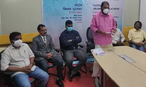 മലയാളി അധ്യാപകർക്ക് രാഷ്​ട്രപതിയുടെ പുരസ്കാരം മന്ത്രി വി. ശിവൻകുട്ടി വിതരണം ചെയ്തു