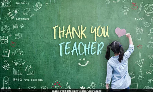 എൻെറ ടീച്ചർ  സ്​നേഹം പകരുന്ന ഗുരുക്കന്മാർ