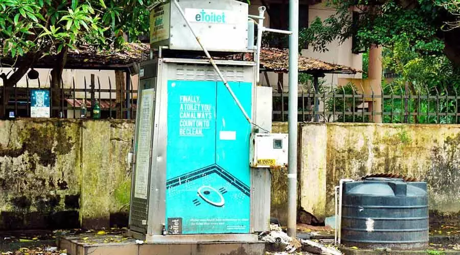 നിങ്ങൾക്കൊക്കെ എവിടെയും പോയി കാര്യം സാധിക്കാം; ഞങ്ങൾക്കങ്ങനെ പറ്റുമോ?