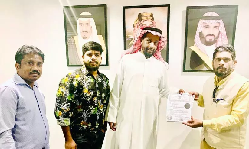 പാ​കി​സ്​​താ​നി കൊ​ല്ല​പ്പെ​ട്ട കേ​സ്​: 12 വ​ർ​ഷ​ത്തെ ജ​യി​ൽ​വാ​സ​ത്തി​നു​ശേ​ഷം സ​ജീ​ർ സൈ​നു​ൽ ആ​ബി​ദീ​ന് മോ​ച​നം