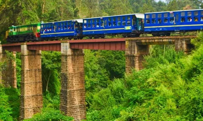 മേട്ടുപാളയം-ഊട്ടി ട്രെയിൻ സർവീസ് പുനരാരംഭിച്ചു മേട്ടുപാളയം-ഊട്ടി ട്രെയിൻ സർവീസ് പുനരാരംഭിച്ചു