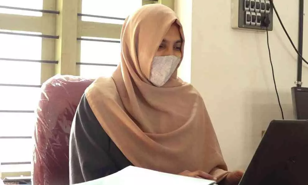 ബുഷ്റയുടെ ഡോക്ടറേറ്റിന് അതിജീവനത്തിൻെറ ഇരട്ടി മധുരം ബുഷ്റയുടെ ഡോക്ടറേറ്റിന് അതിജീവനത്തിൻെറ ഇരട്ടി മധുരം