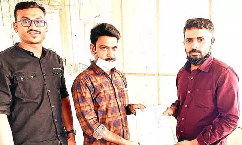 സു​മ​ന​സ്സു​ക​ളു​ടെ ഇ​ട​പെ​ട​ലി​ൽ ഷ​മീ​ർ നാ​ട​ണ​ഞ്ഞു