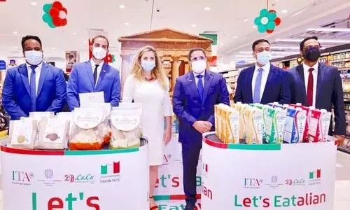 ലുലു ഹൈപർമാർക്കറ്റിൽ ലെറ്റസ്​ ഇൗറ്റാലിയൻഭക്ഷ്യമേള തുടങ്ങി