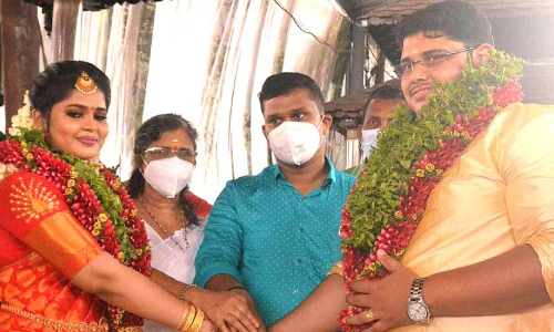 പഞ്ചരത്‌നങ്ങളിലെ ഉത്രജയും സുമംഗലിയായി