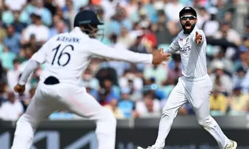 ഇംഗ്ലണ്ട്​ പതറുന്നു, പിടിമുറുക്കി ഇന്ത്യ; ഓവൽ ടെസ്റ്റിന്​ സൂപ്പർ ​ൈക്ലമാക്​സ്​