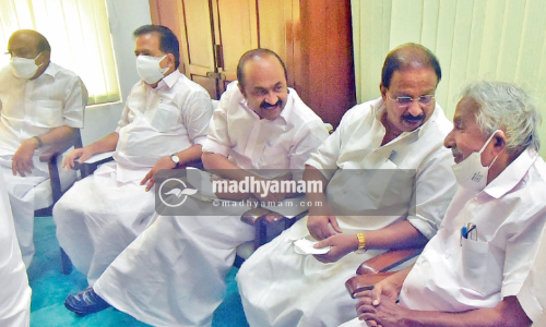 കോൺഗ്രസിൽ താൽക്കാലിക മഞ്ഞുരുക്കം; ​പര​സ്യ വി​ഴു​പ്പ​ല​ക്ക​ൽ ഒ​ഴി​വാ​ക്കും