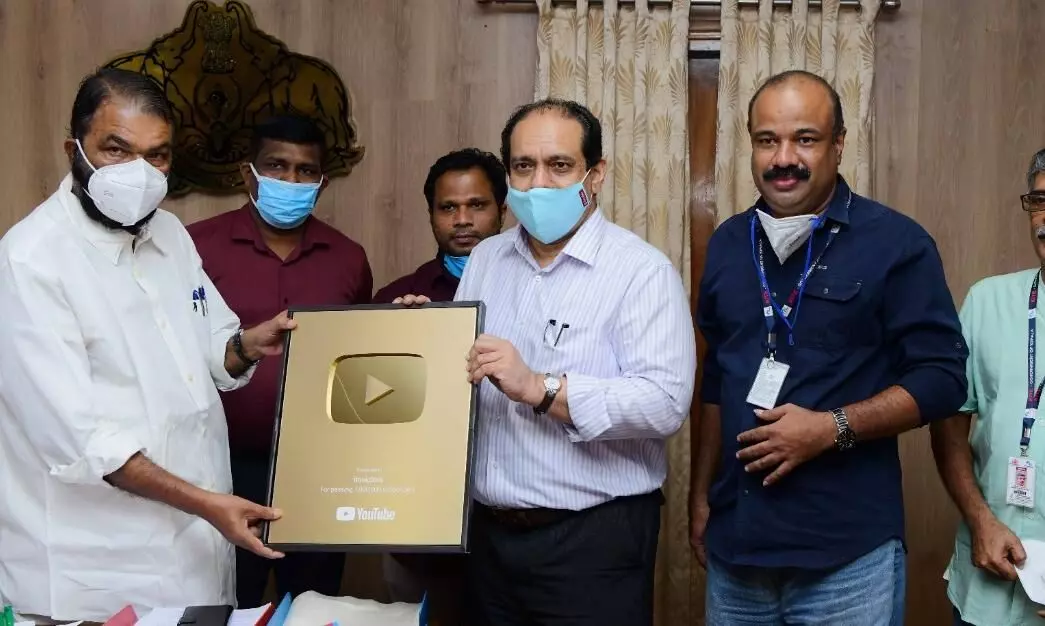 ഡിജിറ്റൽ ക്ലാസുകളിലൂടെ കുതിച്ചുയർന്ന് വിക്ടേഴ്സ്; ചാനലിന് യുട്യൂബ് ഗോൾഡൻ പ്ലേ ബട്ടൺ ഡിജിറ്റൽ ക്ലാസുകളിലൂടെ കുതിച്ചുയർന്ന് വിക്ടേഴ്സ്; ചാനലിന് യുട്യൂബ് ഗോൾഡൻ പ്ലേ ബട്ടൺ