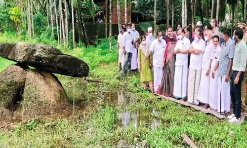 പ​ട്ട​ർ​കു​ള​ത്തെ കു​ട​ക്ക​ല്ല് വി​നോ​ദ സ​ഞ്ചാ​ര സാ​ധ്യ​ത​ക​ള്‍ പ​രി​ശോ​ധി​ക്കു​മെ​ന്ന് മ​ന്ത്രി