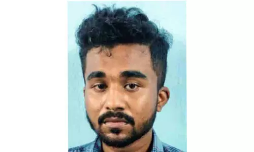 പ്രാ​യ​പൂ​ര്‍ത്തി​യാ​കാ​ത്ത പെ​ണ്‍കു​ട്ടി​യെ പീ​ഡി​പ്പി​ച്ച​യാ​ള്‍ അ​റ​സ്​​റ്റി​ൽ