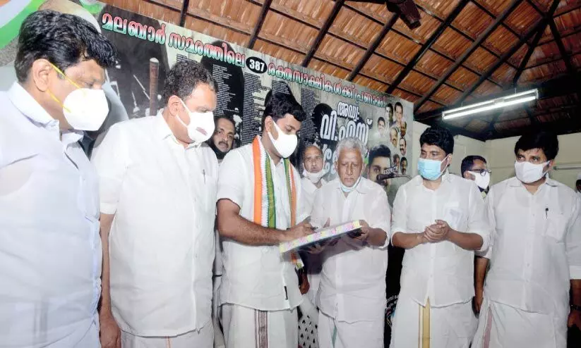 മലപ്പുറം: ഡി.​സി.​സി​യു​ടെ പു​തി​യ പ്ര​സി​ഡ​ൻ​റാ​യി 36കാ​ര​നാ​യ വി.എസ്​. ജോ​യി ചു​മ​ത​ലയേറ്റു