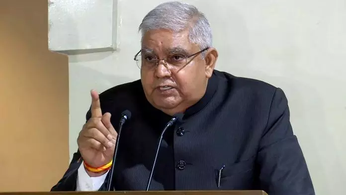 ബി.ജെ.പി എം.പിയുടെ വീടിന് മുന്നിൽ ബോംബേറെന്ന് ബംഗാൾ ഗവർണർ ബി.ജെ.പി എം.പിയുടെ വീടിന് മുന്നിൽ ബോംബേറെന്ന് ബംഗാൾ ഗവർണർ