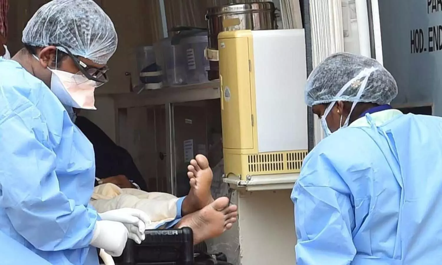 കോവിഡ്​​ ഗുരുതരമായി മരിച്ചവരിൽ പകുതിയിലധികം പേർക്കും വില്ലനായത്​ പ്രമേഹവും രക്തസമ്മർദവും