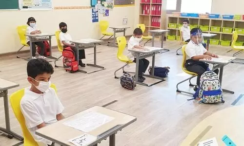 മാ​ന​ദ​ണ്ഡ​ങ്ങ​ൾ പാ​ലി​ച്ച്​ സ്​​കൂ​ളു​ക​ൾ തു​റ​ന്ന​ത്​​ പ്ര​ശം​സ​നീ​യം