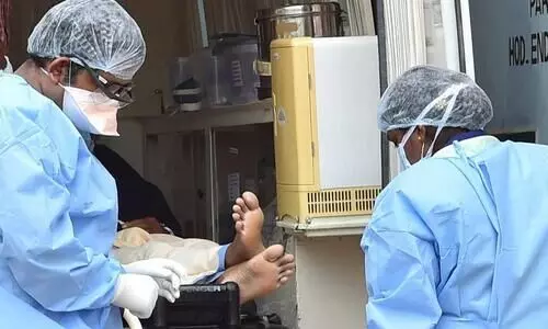 കോവിഡ്​​ ഗുരുതരമായി മരിച്ചവരിൽ പകുതിയിലധികം പേർക്കും വില്ലനായത്​ പ്രമേഹവും രക്തസമ്മർദവും