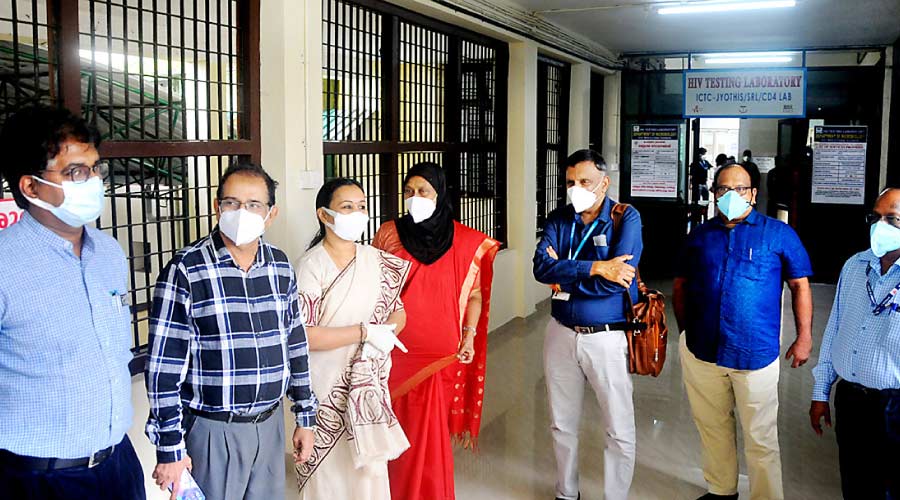 നിപ നിയന്ത്രണത്തിൽ; മെഡി.കോളജിലെ സൗകര്യങ്ങൾ മന്ത്രി വിലയിരുത്തി