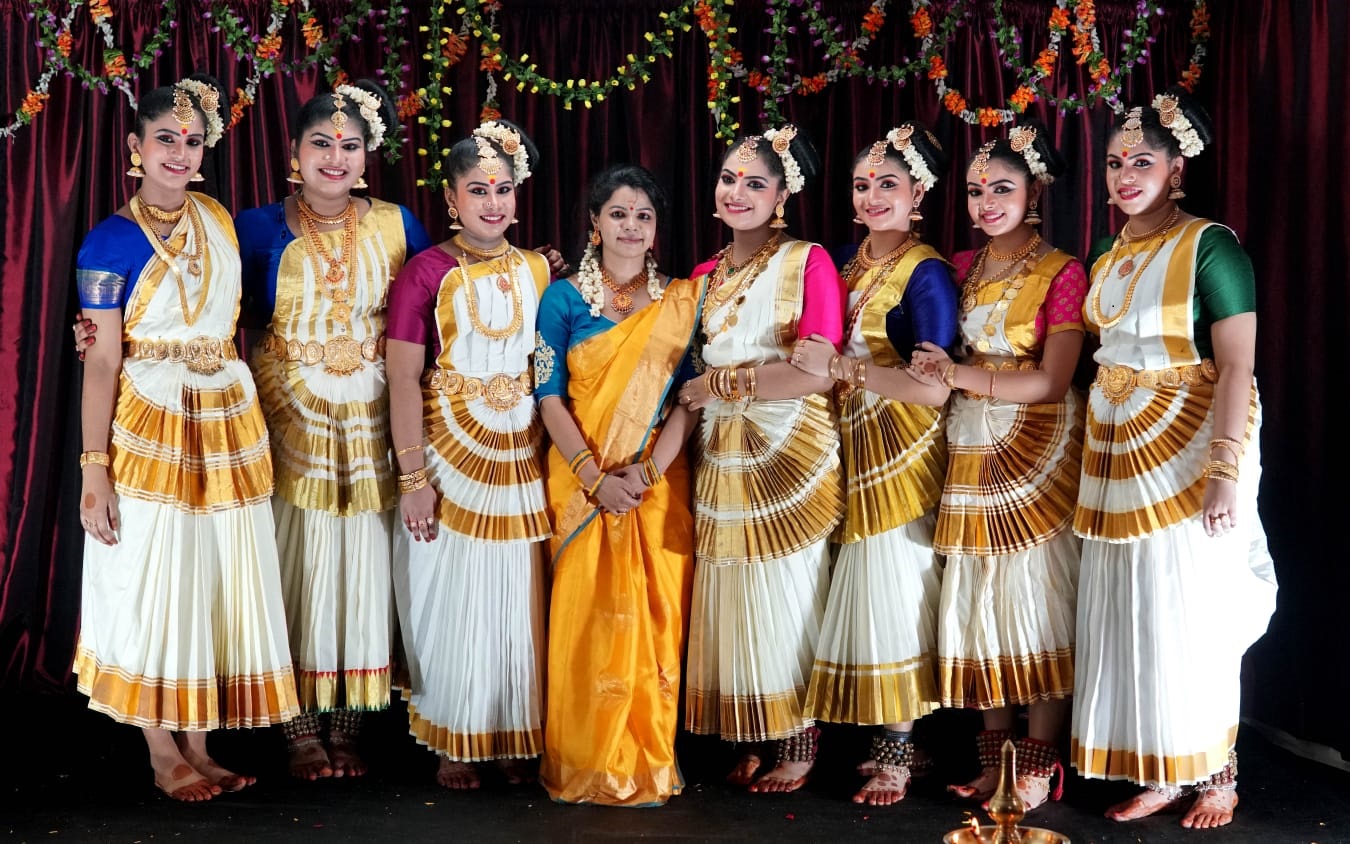 മോഹിനിയാട്ടം അരങ്ങേറ്റം നടത്തി മോഹിനിയാട്ടം അരങ്ങേറ്റം നടത്തി