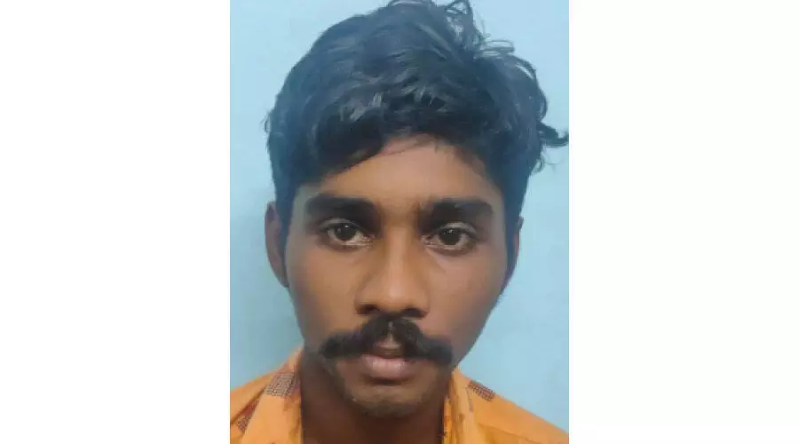 ആ​യി​രം​തെ​ങ്ങി​ൽ ക​ട​ക​ൾ​ക്ക് തീ​വെ​ച്ച പ്ര​തി അ​റ​സ്​​റ്റി​ൽ