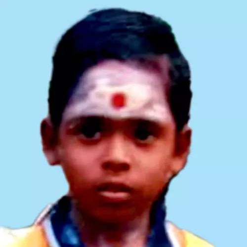 വീ​ടി​െൻറ പാ​ർ​ശ്വ​ഭി​ത്തി ത​ക​ർ​ന്ന് ത​ല​യി​ൽ വീ​ണ്  ബാ​ല​ൻ മ​രി​ച്ചു