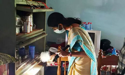 വീട്ടമ്മയെ കെട്ടിയിട്ട് മുഖംമൂടി സംഘം 19 പവനും രണ്ട്‌ ലക്ഷത്തോളം രൂപയും കവർന്നു