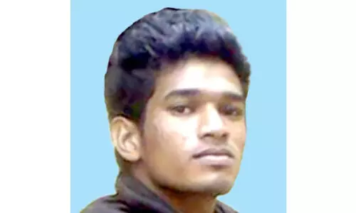 വി​വാ​ഹ​ത്ത​ലേ​ന്ന് യു​വാ​വ്​ തൂ​ങ്ങി മ​രി​ച്ച നി​ല​യി​ൽ