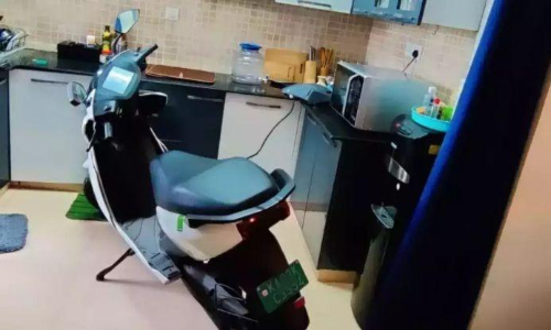 Owner charges Ather electric scooter in 5th floor after apartment