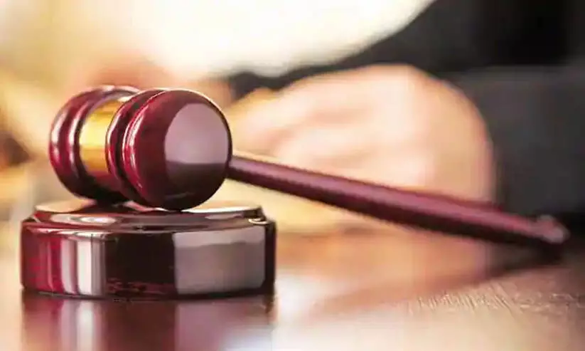 വെള്ളിയാഴ്ച പ്രാർഥനക്കെത്തിയ ഇമാമിനെ തടഞ്ഞ 22 സ്വദേശികൾക്ക് പിഴയും ശിക്ഷയും