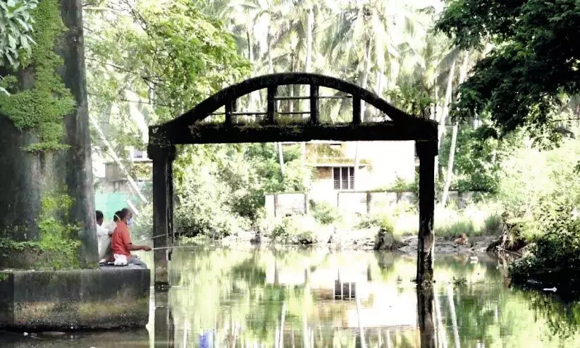 മലബാർ സമരത്തി​െൻറ ഓർമകളുറങ്ങുന്ന   പൊന്നാനിയിലെ പാലം വിസ്മൃതിയിലേക്ക്