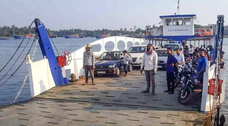 ബേപ്പൂർ–ചാലിയം ജങ്കാർ സർവിസ് പുനരാരംഭിച്ചു