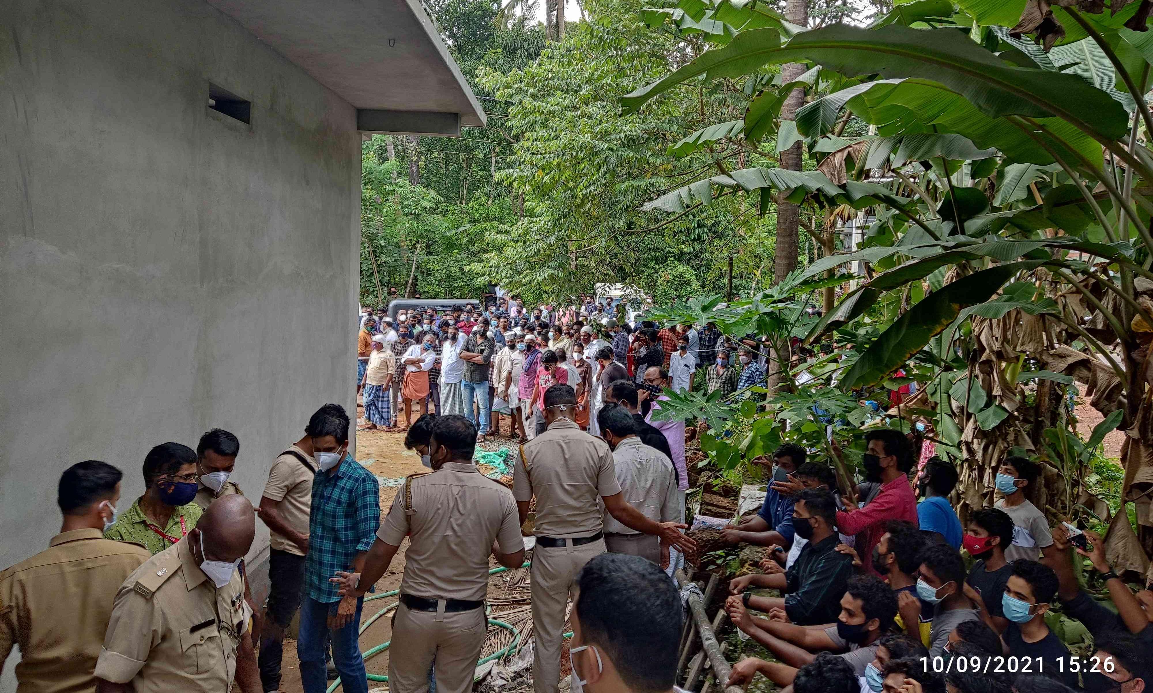 ശുചിമുറിയിൽ മൃതദേഹം കുഴിച്ചിട്ട് കോൺക്രീറ്റ് ചെയ്തു; ഇരിക്കൂറിലേത് ദൃശ്യം മോഡൽ കൊലപാതകം ശുചിമുറിയിൽ മൃതദേഹം കുഴിച്ചിട്ട് കോൺക്രീറ്റ് ചെയ്തു; ഇരിക്കൂറിലേത് ദൃശ്യം മോഡൽ കൊലപാതകം