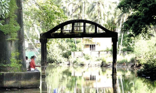 മലബാർ സമരത്തി​െൻറ ഓർമകളുറങ്ങുന്ന   പൊന്നാനിയിലെ പാലം വിസ്മൃതിയിലേക്ക്