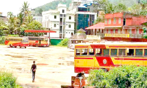 കെ.എസ്.ആർ.ടി.സിയുടെ ശ്രദ്ധക്ക്.. യാത്രക്കാർ കാത്തുനിൽക്കുന്നു... കെ.എസ്.ആർ.ടി.സിയുടെ ശ്രദ്ധക്ക്.. യാത്രക്കാർ കാത്തുനിൽക്കുന്നു...